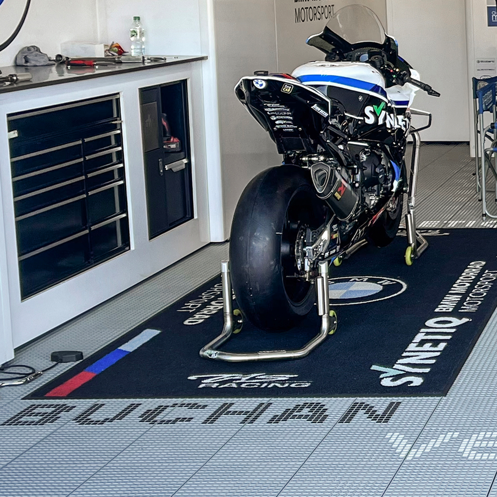 Synetiq BMW TAS Racing - Danny Buchan - Garage Floor Pack Garage Flooring Pack Versoflor   