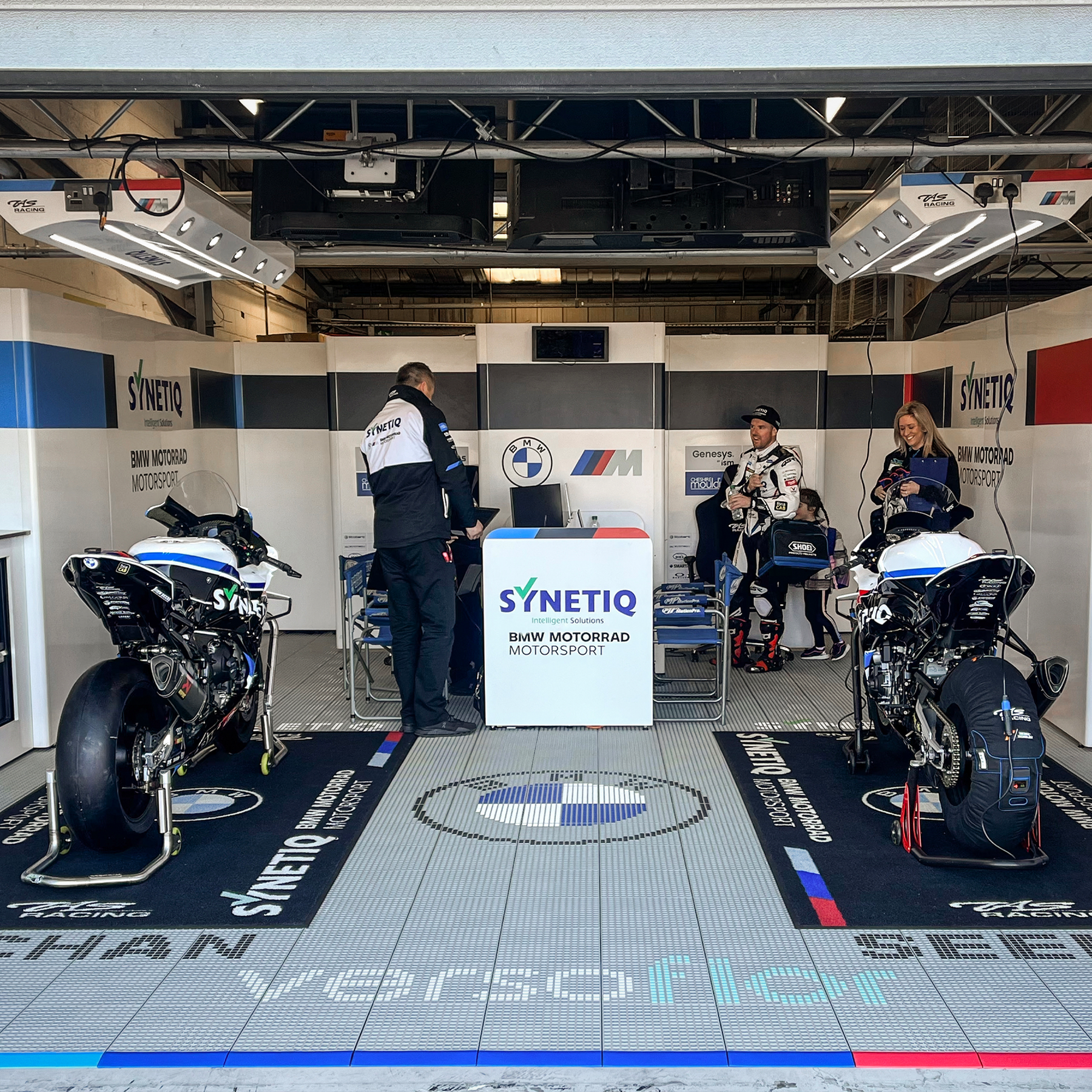 Synetiq BMW TAS Racing - Danny Buchan - Garage Floor Pack Garage Flooring Pack Versoflor