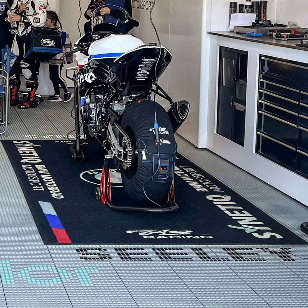 Synetiq BMW TAS Racing - Alastair Seeley - Garage Floor Pack Garage Flooring Pack Versoflor   