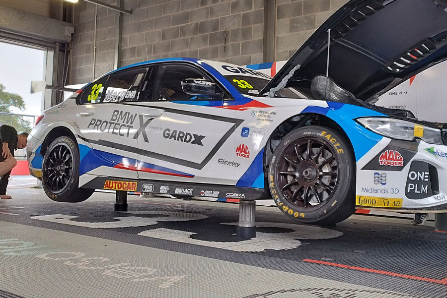 BTCC returns to Donington Park, with Versoflor supporting our partners West Surrey Racing